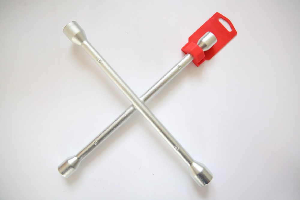 To understand the lower socket cross wrench