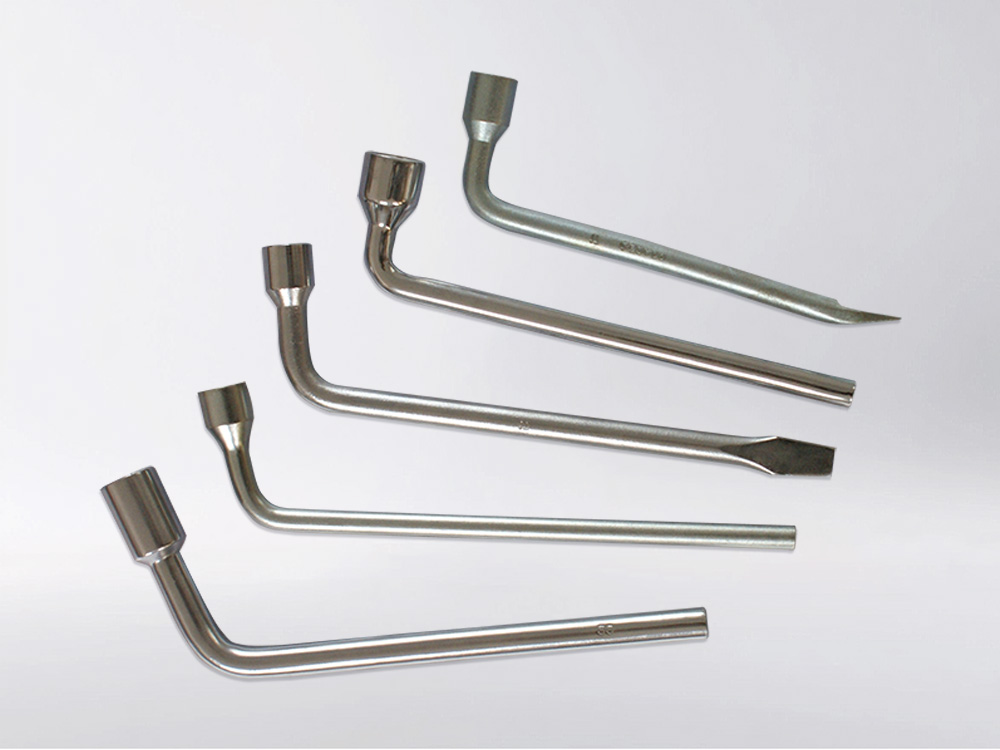 L-type wrench with crowbar(screwdriver)