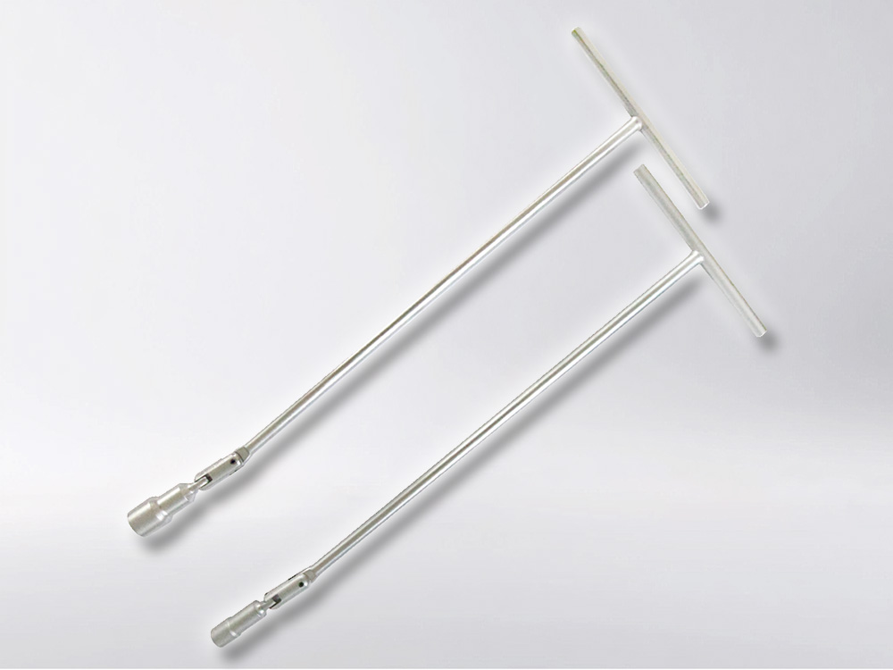 Heavy duty spark plug wrench