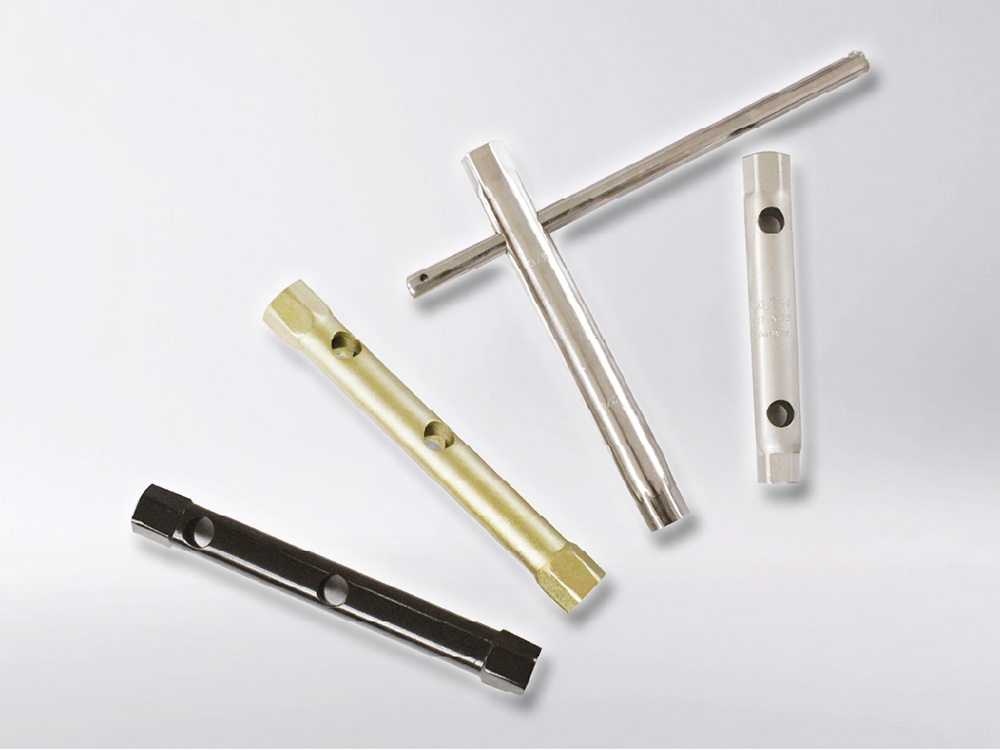 Steel tube wrench